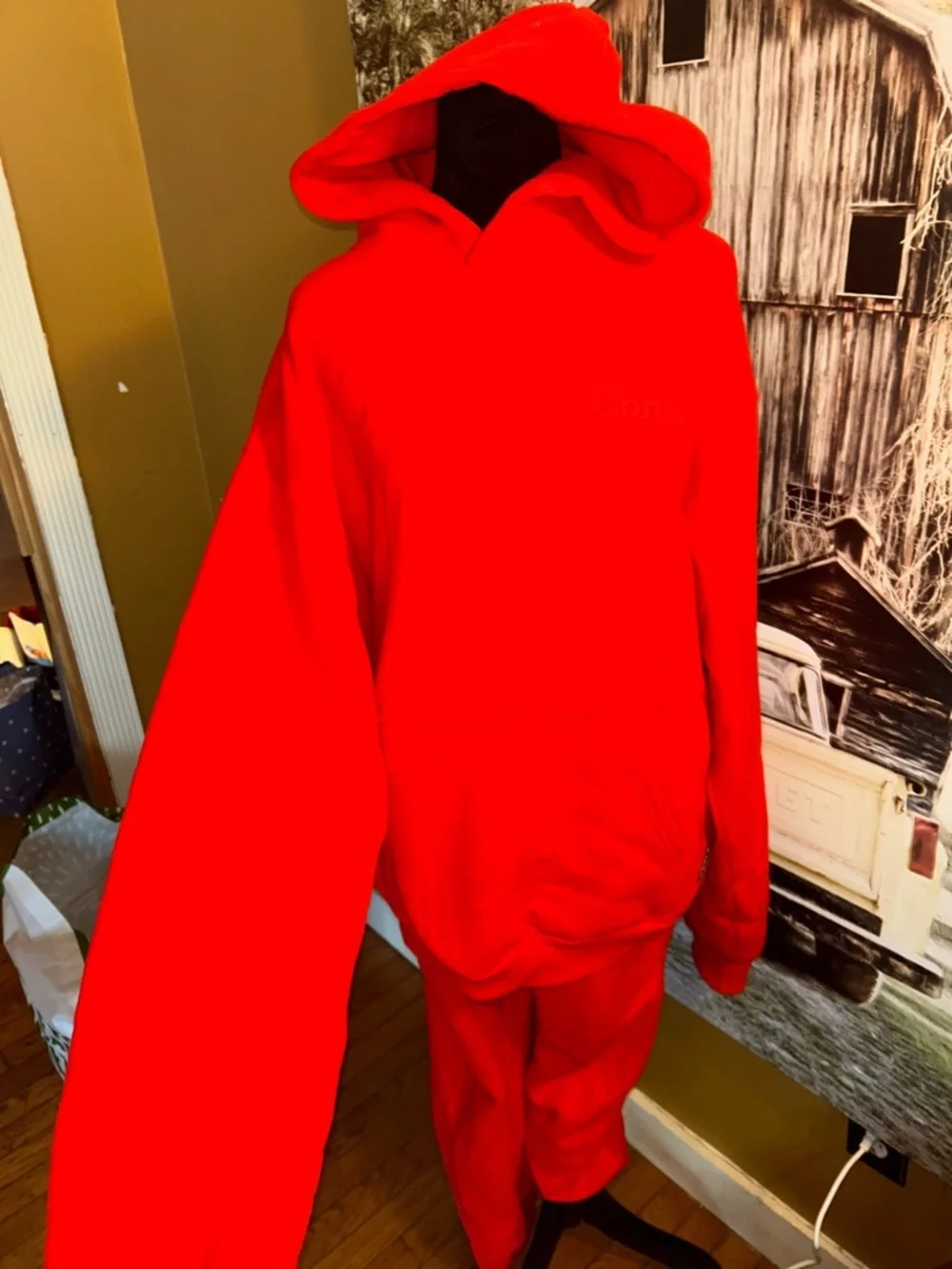 COMFRT Red LIMITED EDITION MATCHING SET  LIKE NEW M